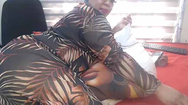 Foxybrownxx1's Live XXX Chat