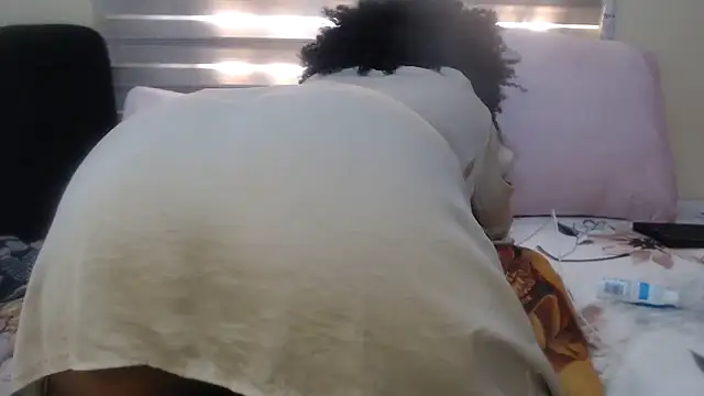 Foxybrownxx1's Live XXX Chat