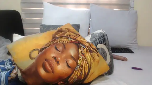 Вебкам-шоу Foxybrownxx1