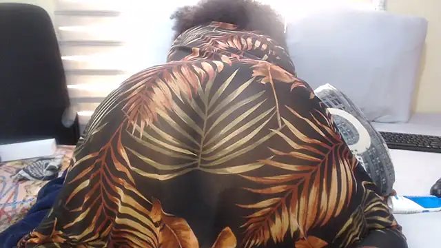 Foxybrownxx1's Live XXX Chat