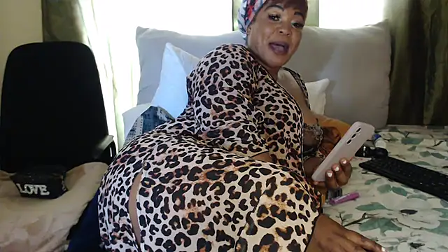 Foxybrownxx1's Webcam Show