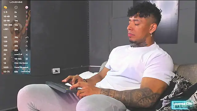 bradley_smith 在線直播表演
