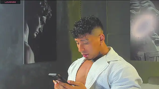bradley_smith 网络视讯表演
