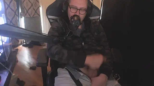 chicostick413 Show in webcam