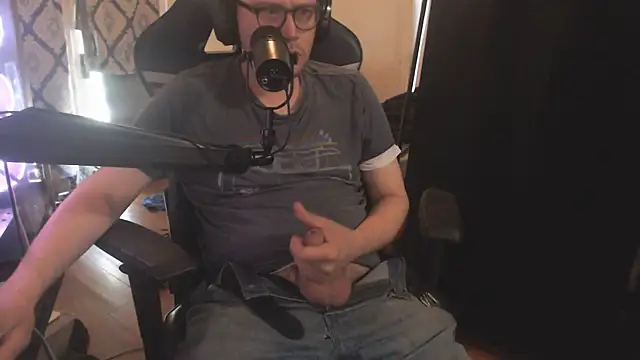 chicostick413 Show in webcam