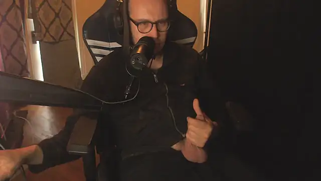 הופעת וובקאם של chicostick413
