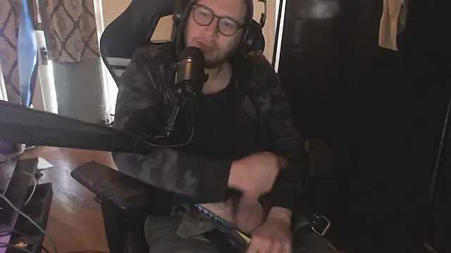 chicostick413 Show in webcam