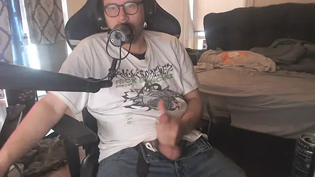 chicostick413 Show in webcam