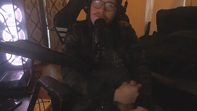 chicostick413 Show in webcam