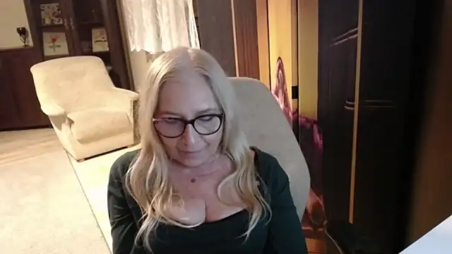 sofia_xkiss: вебкам-шоу