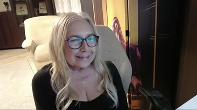 sofia_xkiss' Webcam Show