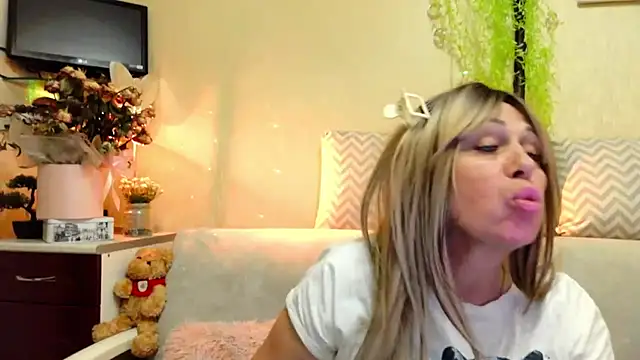 SusieNoreen's Live Chat Room