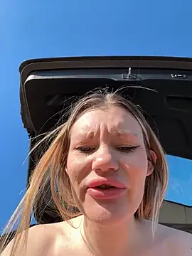 justmilaa webcam show