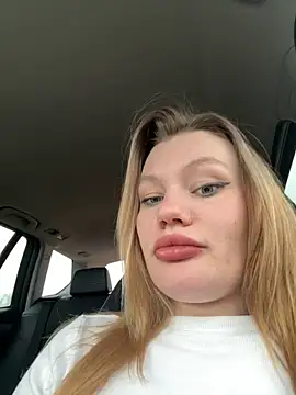 Pertunjukan Kamera Web justmilaa