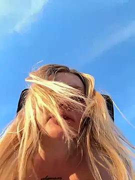 justmilaa 网络视讯表演