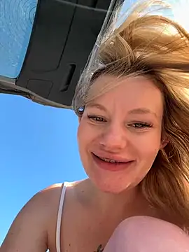 justmilaa webcam show