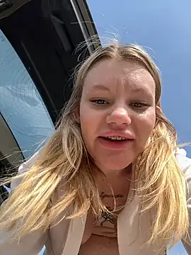 justmilaa: вебкам-шоу