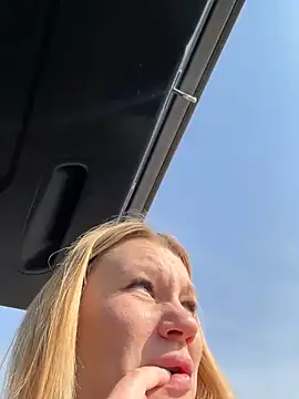 justmilaaのウェブカメラショー