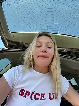 justmilaa ওয়েবক্যাম শো