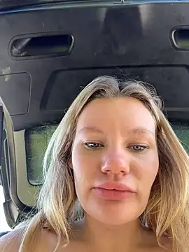XXX chat uživo modela justmilaa