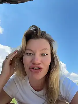 justmilaa's Webcam Show