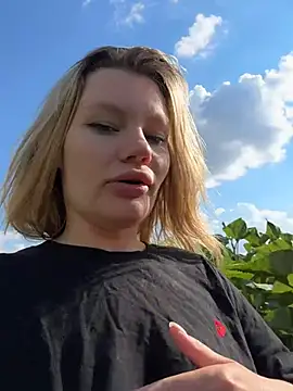 justmilaa webkamerás műsora