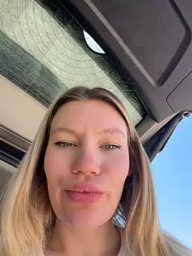 justmilaa Webcam Show