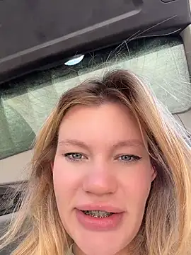 justmilaa webkamerás műsora