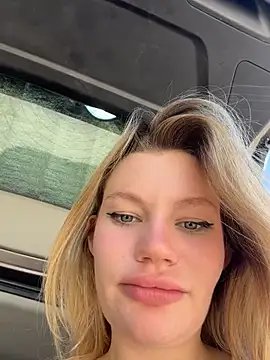 justmilaa's Webcam Show