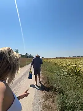 justmilaa Шоу с уебкамера