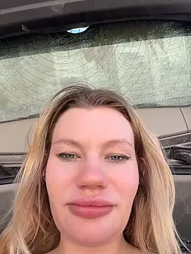 justmilaa Шоу с уебкамера