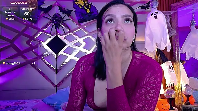 Show modela Sluttyandmature na web-kameri
