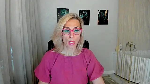 MuseOfStage's Live XXX Chat