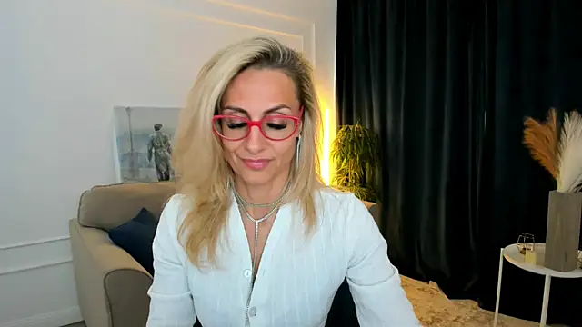 MuseOfStage's Live XXX Chat