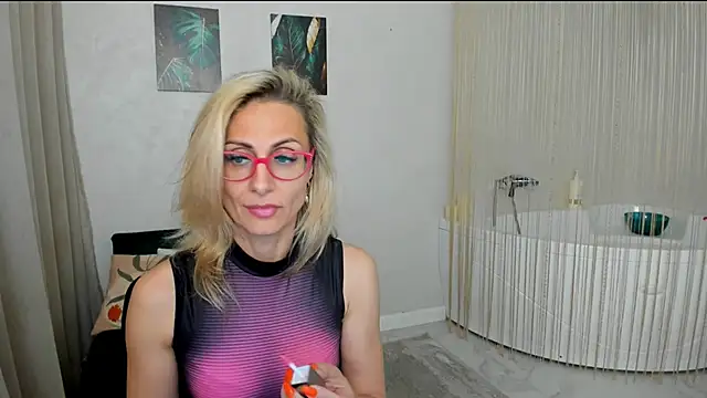 MuseOfStage Chat XXX live