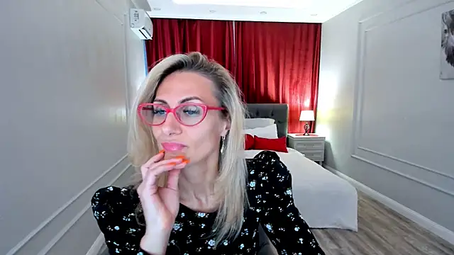 MuseOfStage's Live XXX Chat