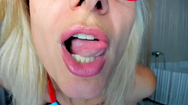 MuseOfStage Show in webcam