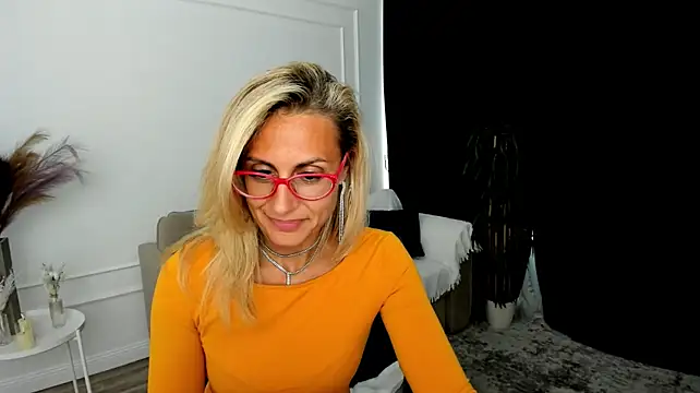 MuseOfStage Adlı Modelin Canlı XXX Sohbeti