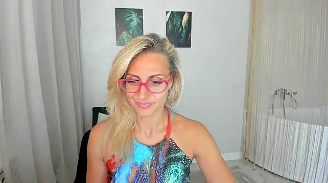 MuseOfStage Chat XXX in diretta