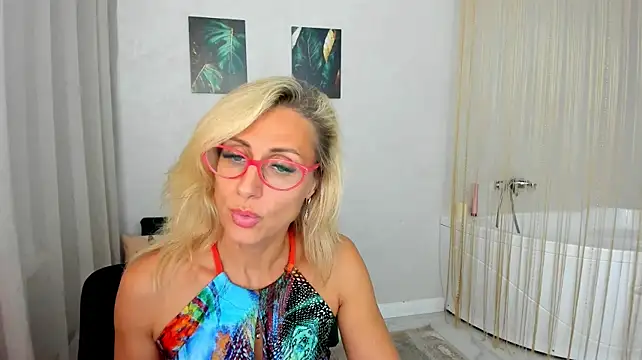 Chat +18 de MuseOfStage ao vivo