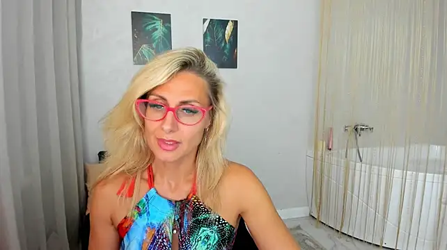MuseOfStage Adlı Modelin Canlı XXX Sohbeti