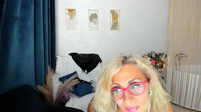 MuseOfStage's Live XXX Chat
