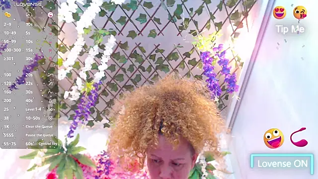 BLONDE_SEXYHOT Show in webcam