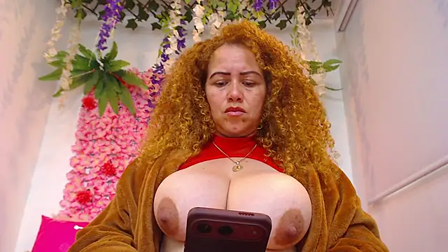 Czat XXX na żywo – BLONDE_SEXYHOT