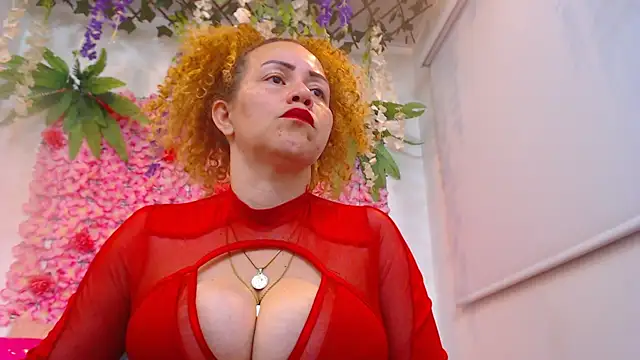 Chat XXX ao vivo de BLONDE_SEXYHOT