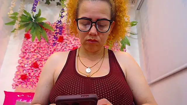 BLONDE_SEXYHOT's Live XXX Chat