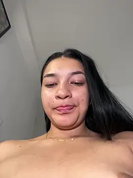 Hhannachiki's Live XXX Chat