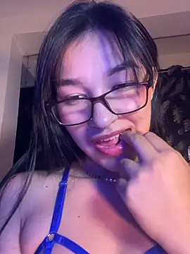 Hhannachiki's Live XXX Chat