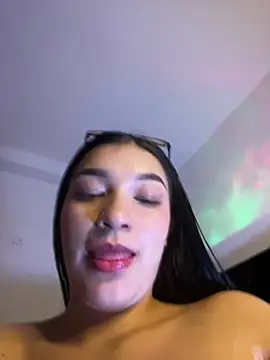 Hhannachiki's Live XXX Chat