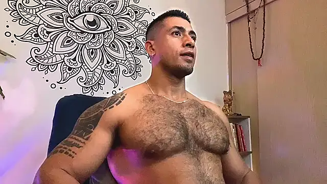 Show modela aaroncolombia na web-kameri